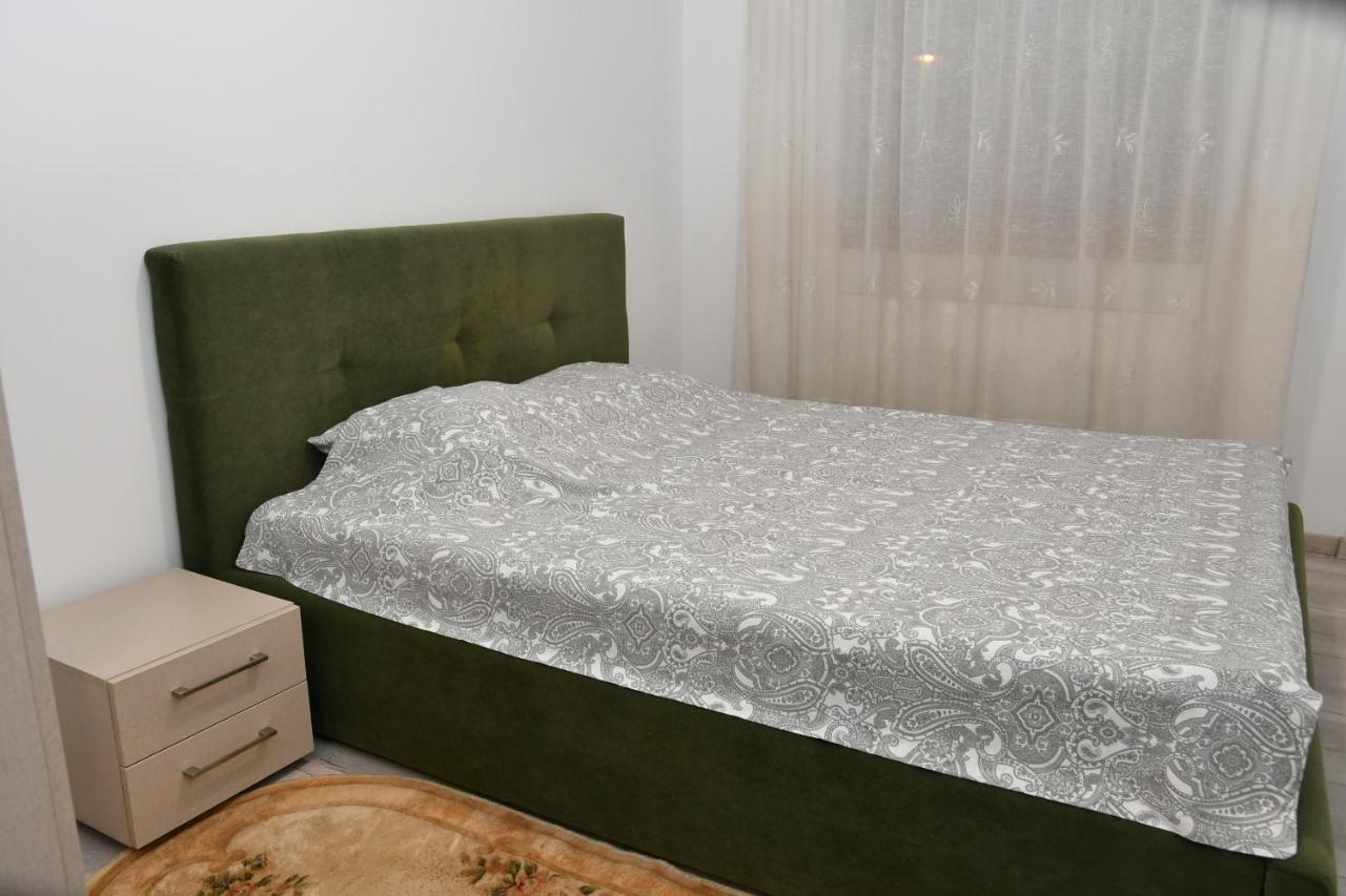 Toporasi Apartament Lejlighed Craiova Eksteriør billede