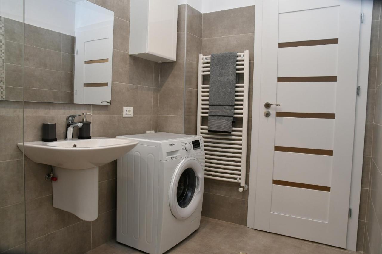 Toporasi Apartament Lejlighed Craiova Eksteriør billede