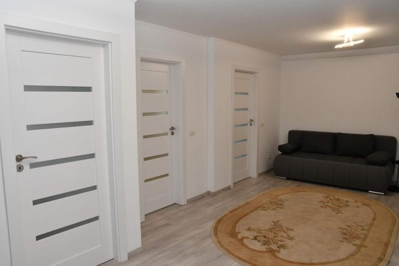 Toporasi Apartament Lejlighed Craiova Eksteriør billede
